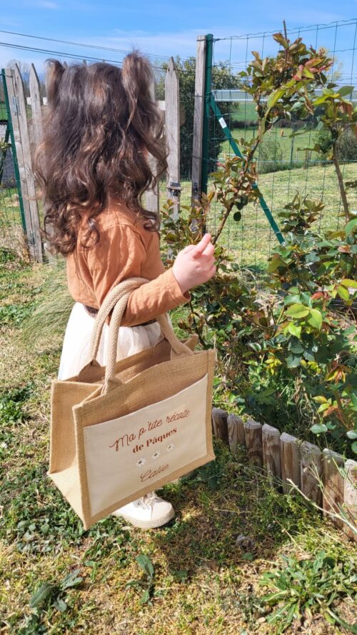 Pret pour la chasse aux oeufs avec ce magnifique sac en toile de jute