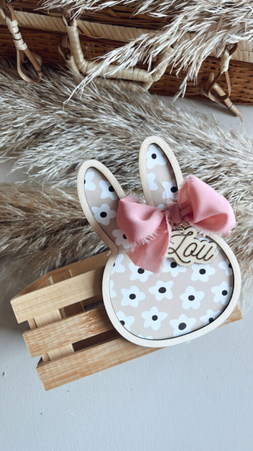 caissette de Pâques personnalisable, parfaite pour offrir des cadeaux festifs et uniques.