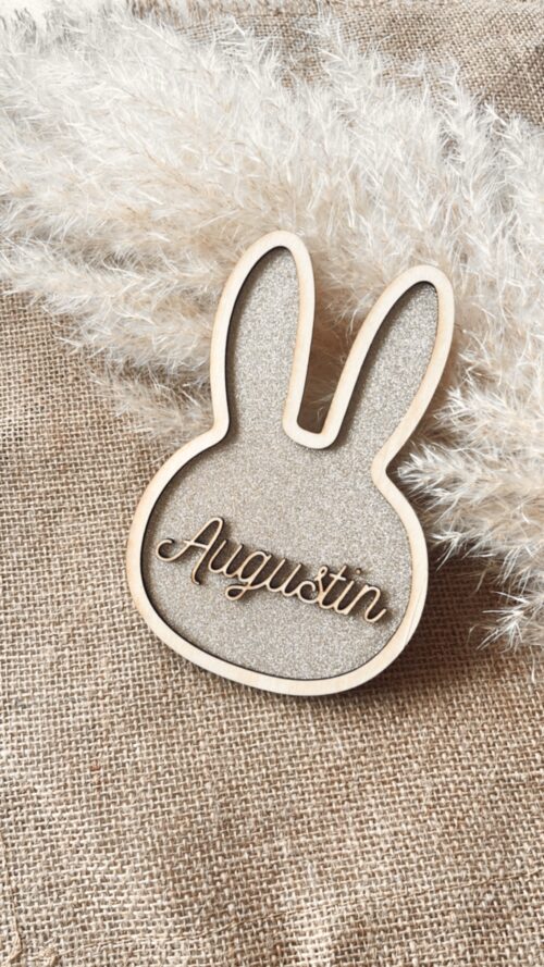 Lapin décoratif en bois personnalisable 'Lapinou' avec des paillettes argentées et le nom gravé.