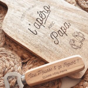 planche à découper et décapsuleur en bois personnalisables