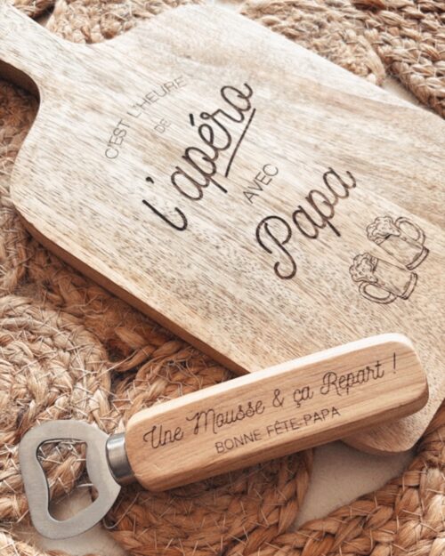 planche à découper et décapsuleur en bois personnalisables