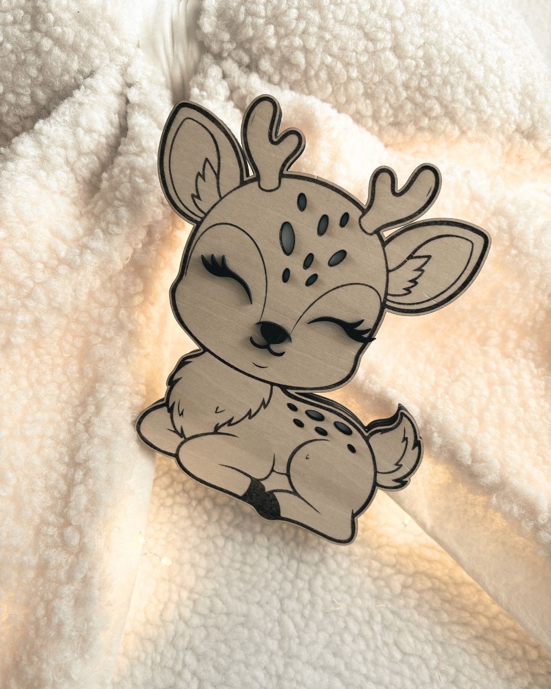 Veilleuse en forme de biche, douce et lumineuse, décoration apaisante pour chambre d’enfant.